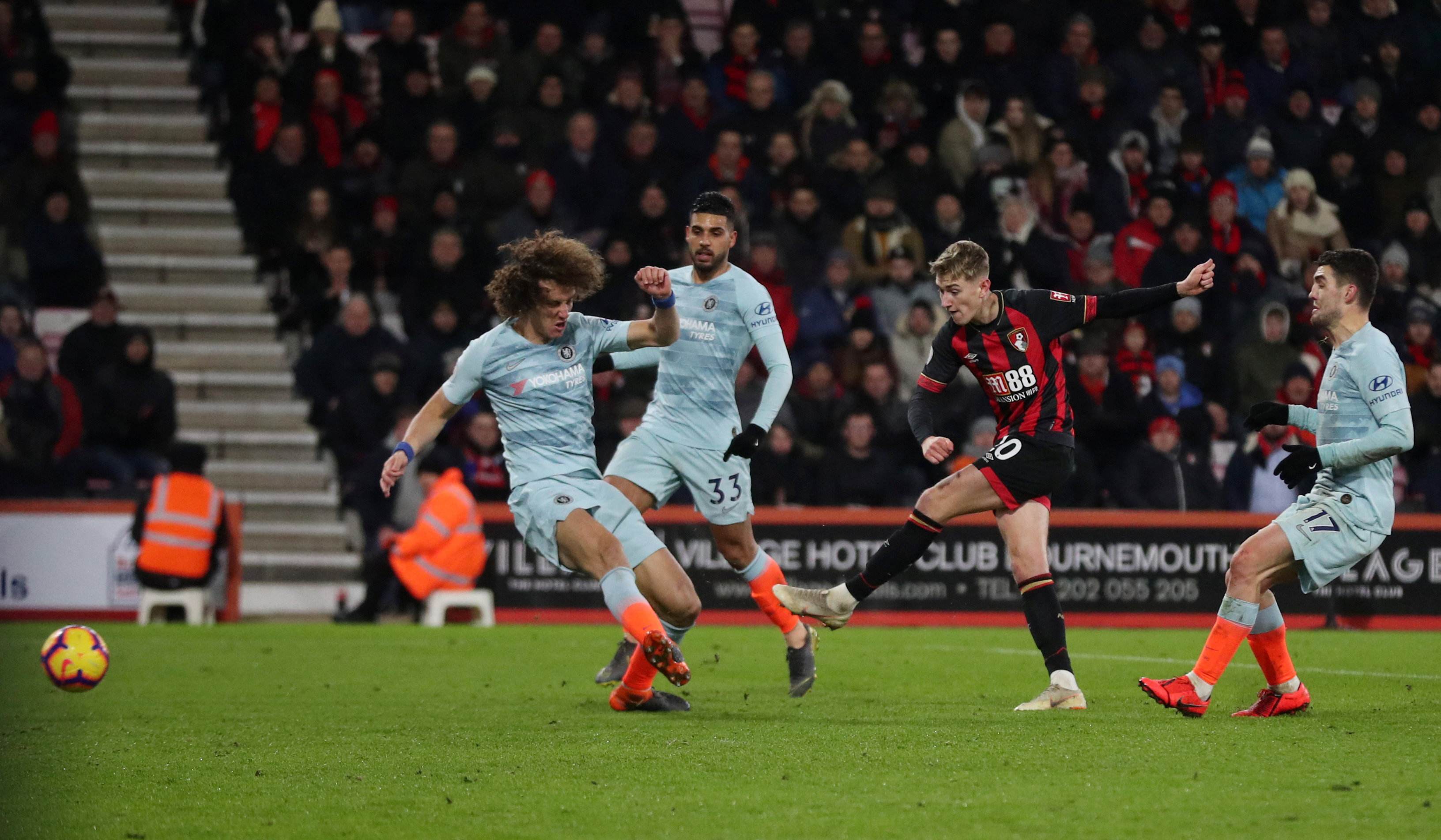 伯恩茅斯主场大捷,全取三分继续保持不败战绩 伯恩茅斯主场大捷,全取三分继续保持不败战绩