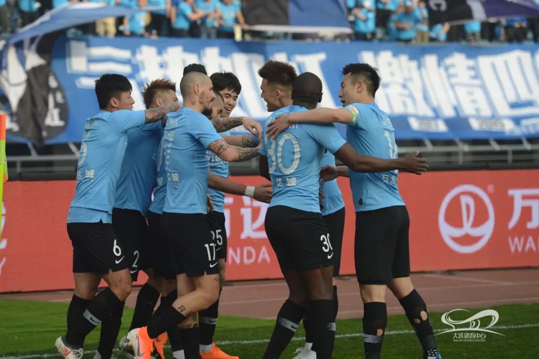 大连一方主场惨败重庆斯威,遭遇三连败 大连一方主场惨败重庆斯威,遭遇三连败