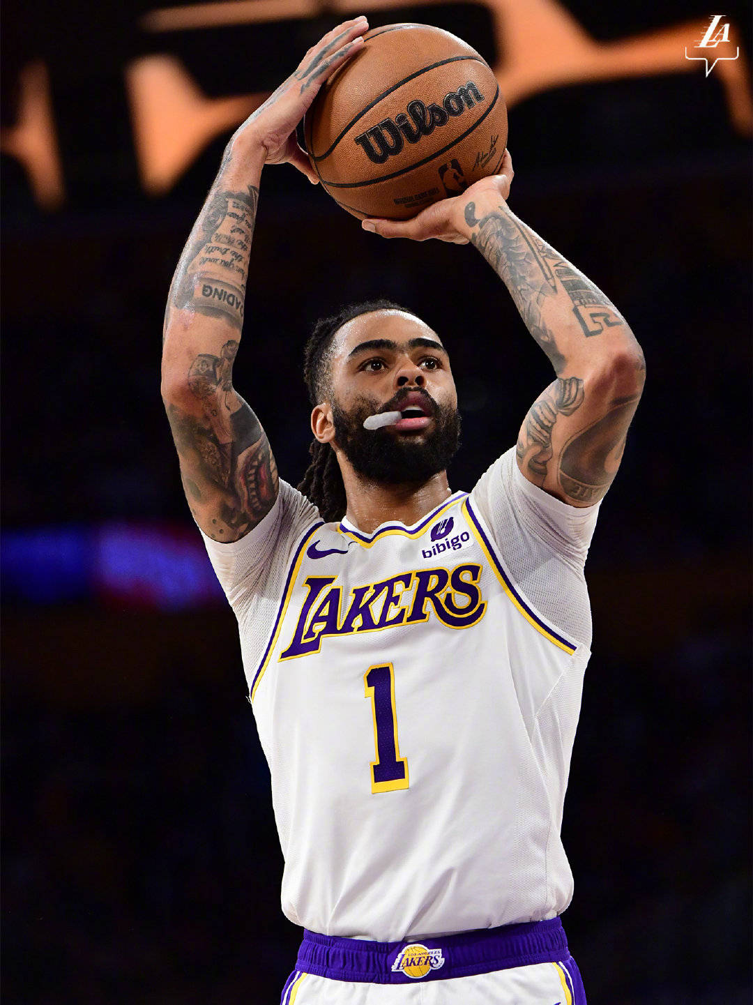 马刺后卫突破瓶颈,全能发挥引人瞩目 马刺后卫突破瓶颈,全能发挥引人瞩目