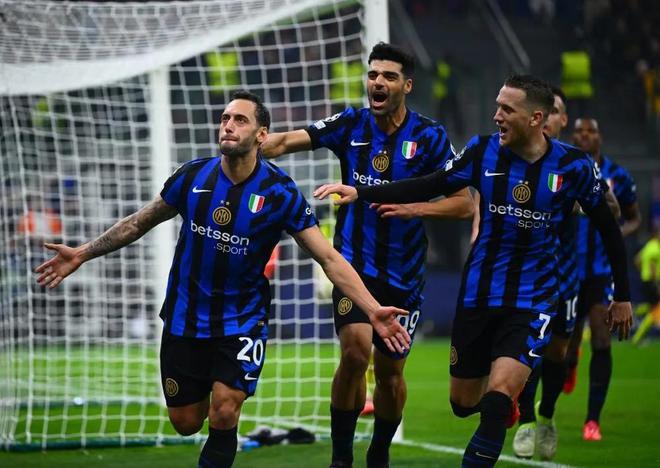 瓦伦西亚逃离保级区,球队士气大振 瓦伦西亚逃离保级区,球队士气大振