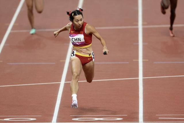 亚运会女足决赛:中国队羸强闯入四强 亚运会女足决赛:中国队羸强闯入四强