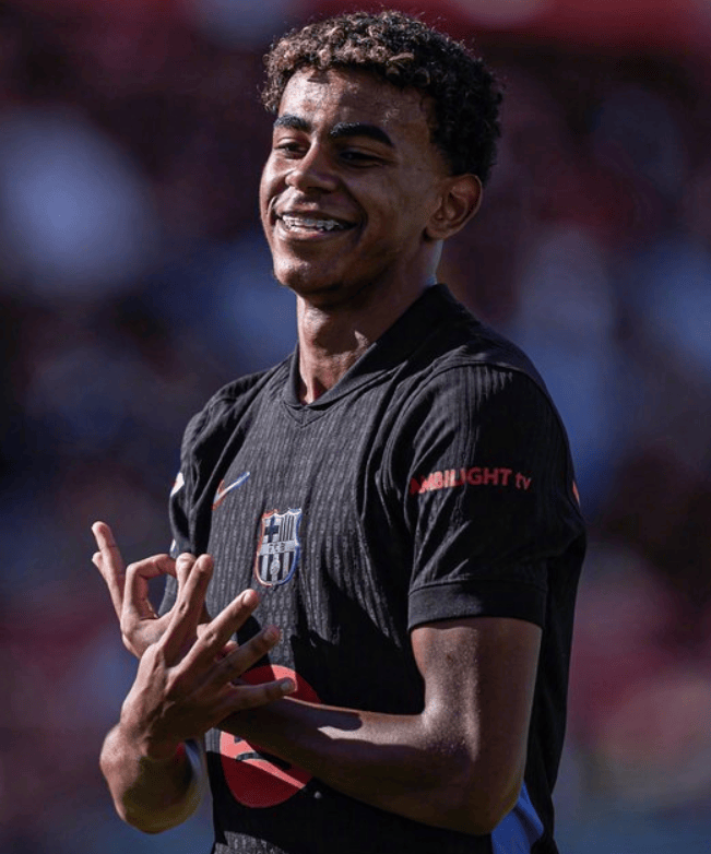 巴萨球员因红牌停赛,球队防线受到考验! 巴萨球员因红牌停赛,球队防线受到考验!