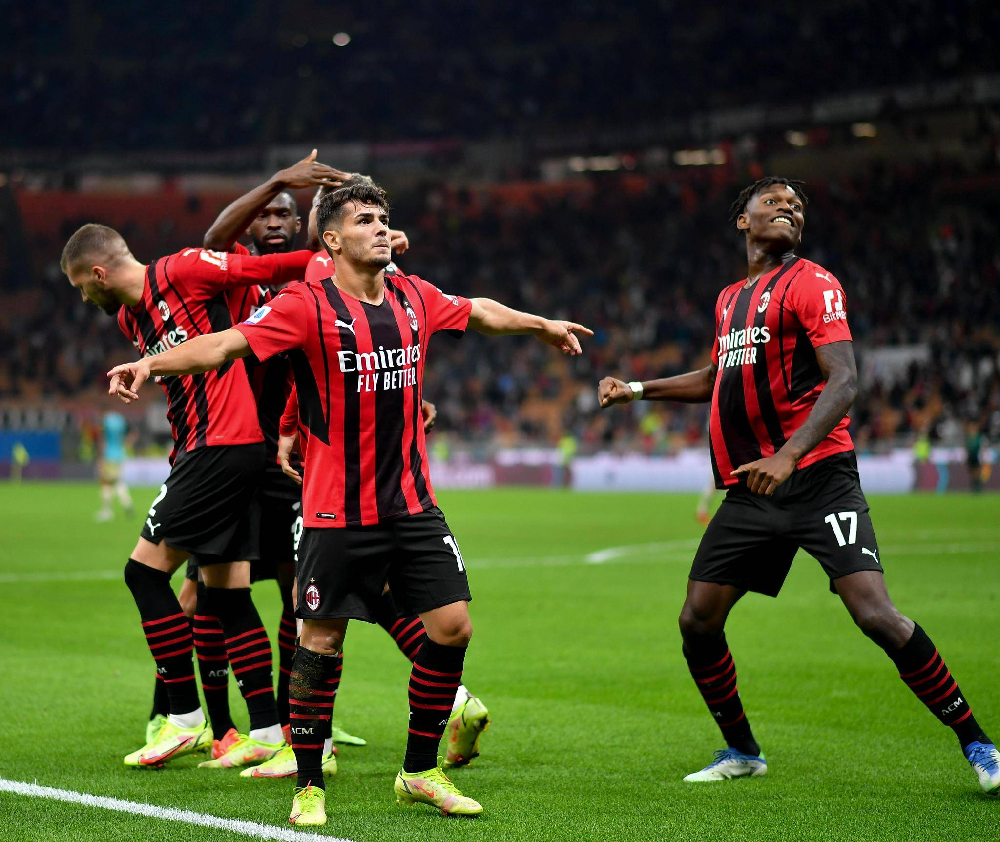 AC米兰豪取胜利,豪门气势如虹 AC米兰豪取胜利,豪门气势如虹