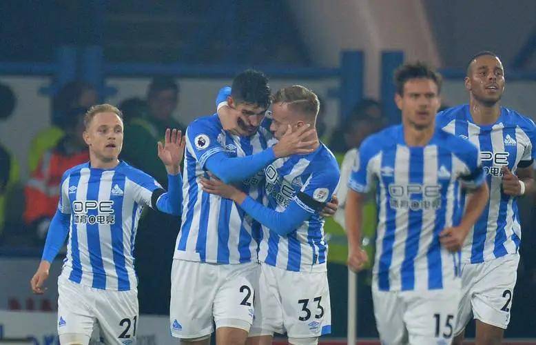 进攻犀利!门兴格拉德巴赫横扫对手晋级四强 进攻犀利!门兴格拉德巴赫横扫对手晋级四强