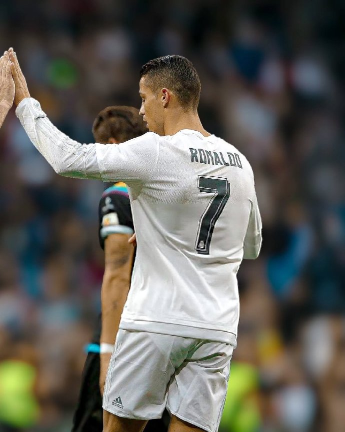 贝尔拒绝离队,坚持留在皇马踢足球 贝尔拒绝离队,坚持留在皇马踢足球