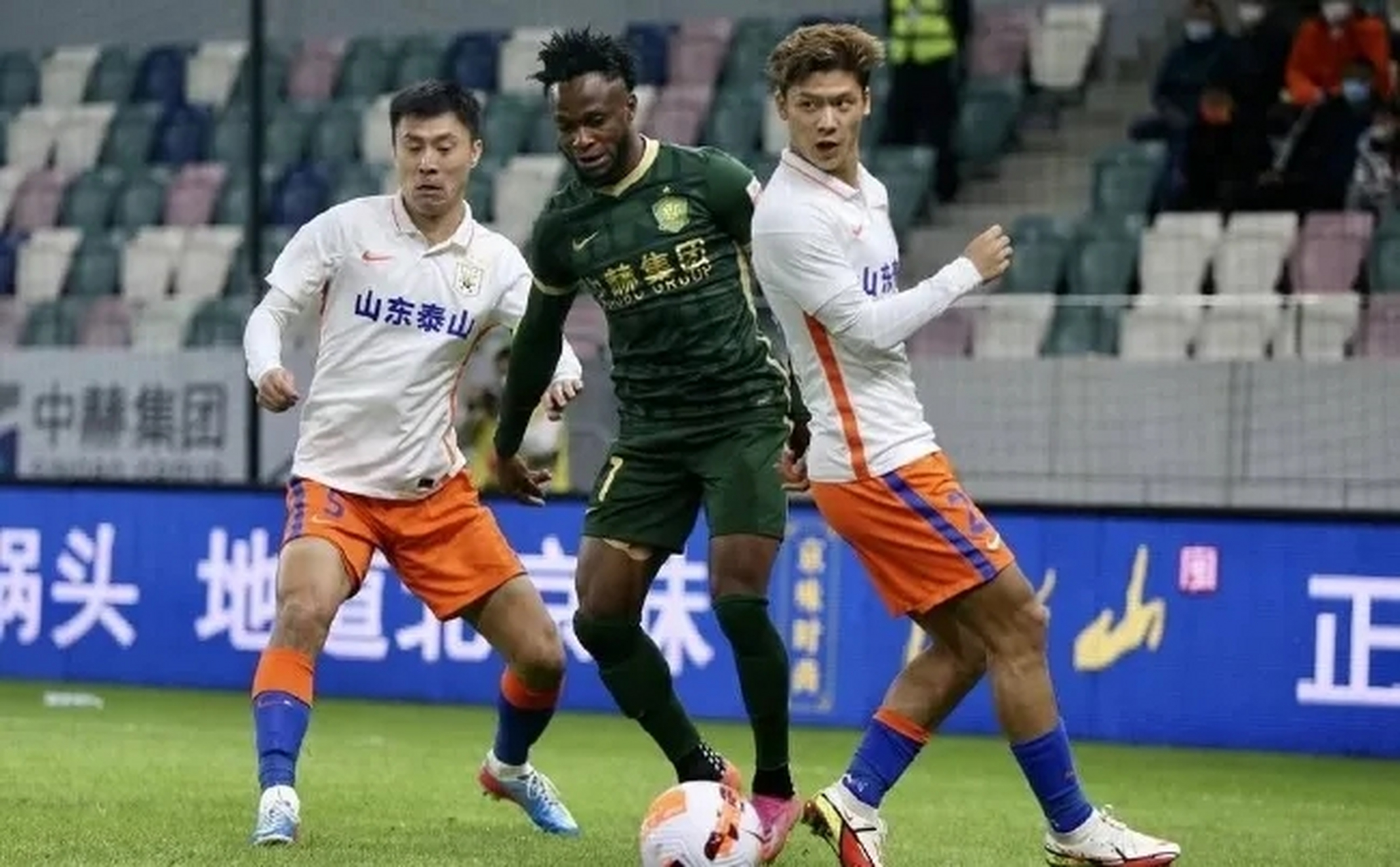 泰达客场逼平国安,斩获珍贵积分 泰达客场逼平国安,斩获珍贵积分