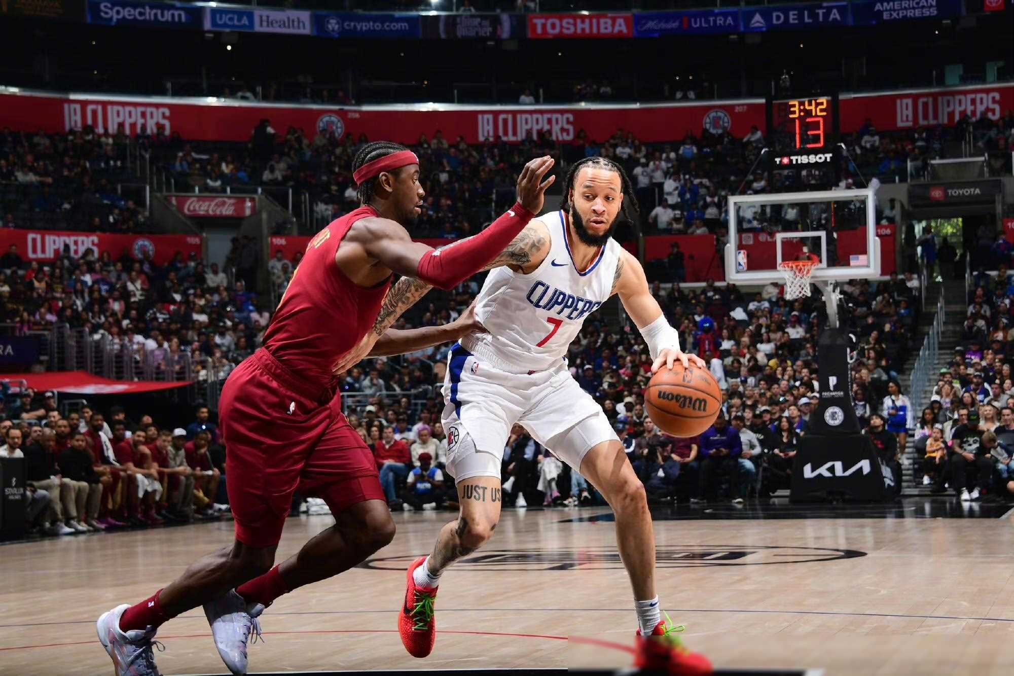 快船新援表现抢眼,助球队取得胜利 快船新援表现抢眼,助球队取得胜利