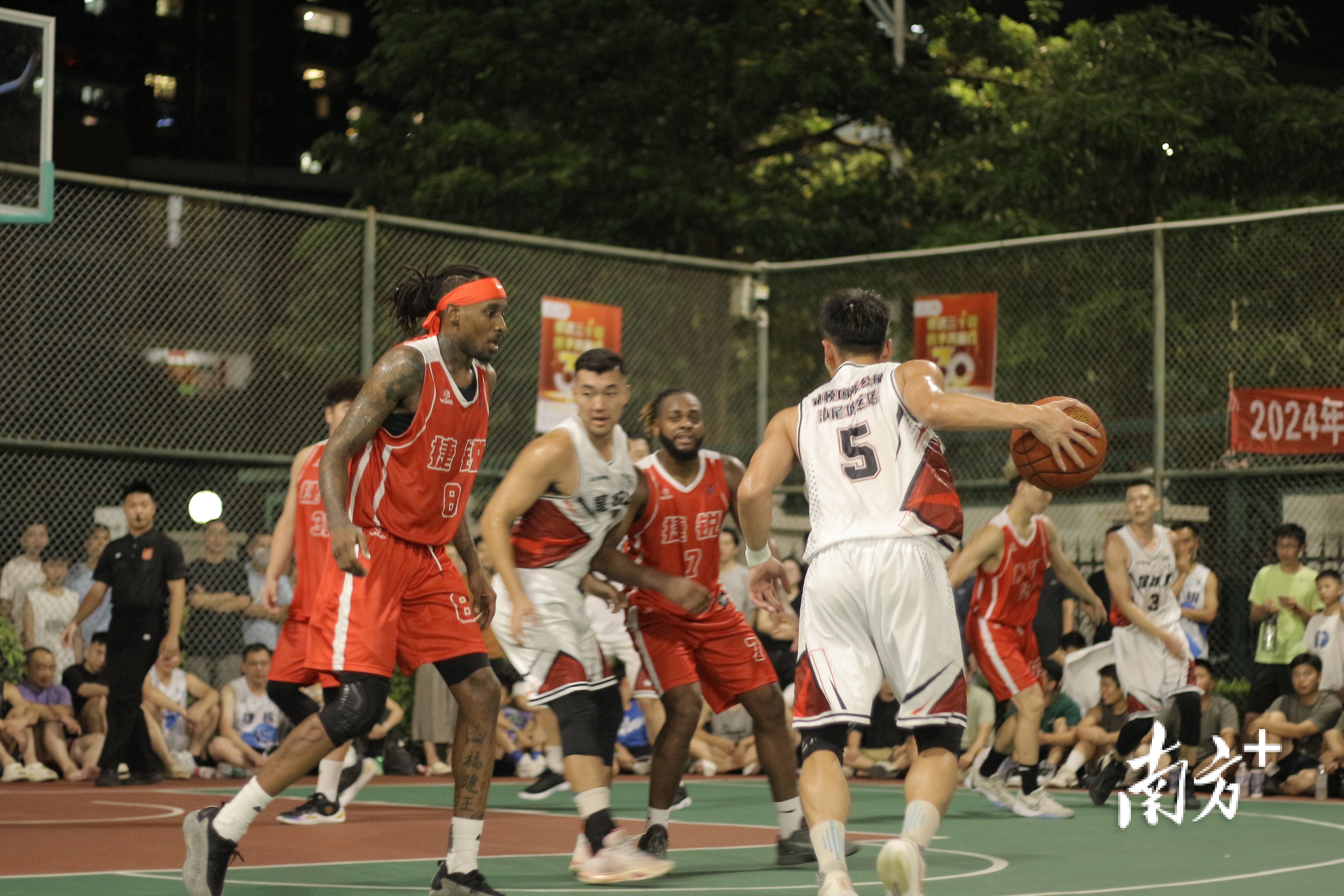 球场上的激情,燃烧在每一位球员心中 球场上的激情,燃烧在每一位球员心中