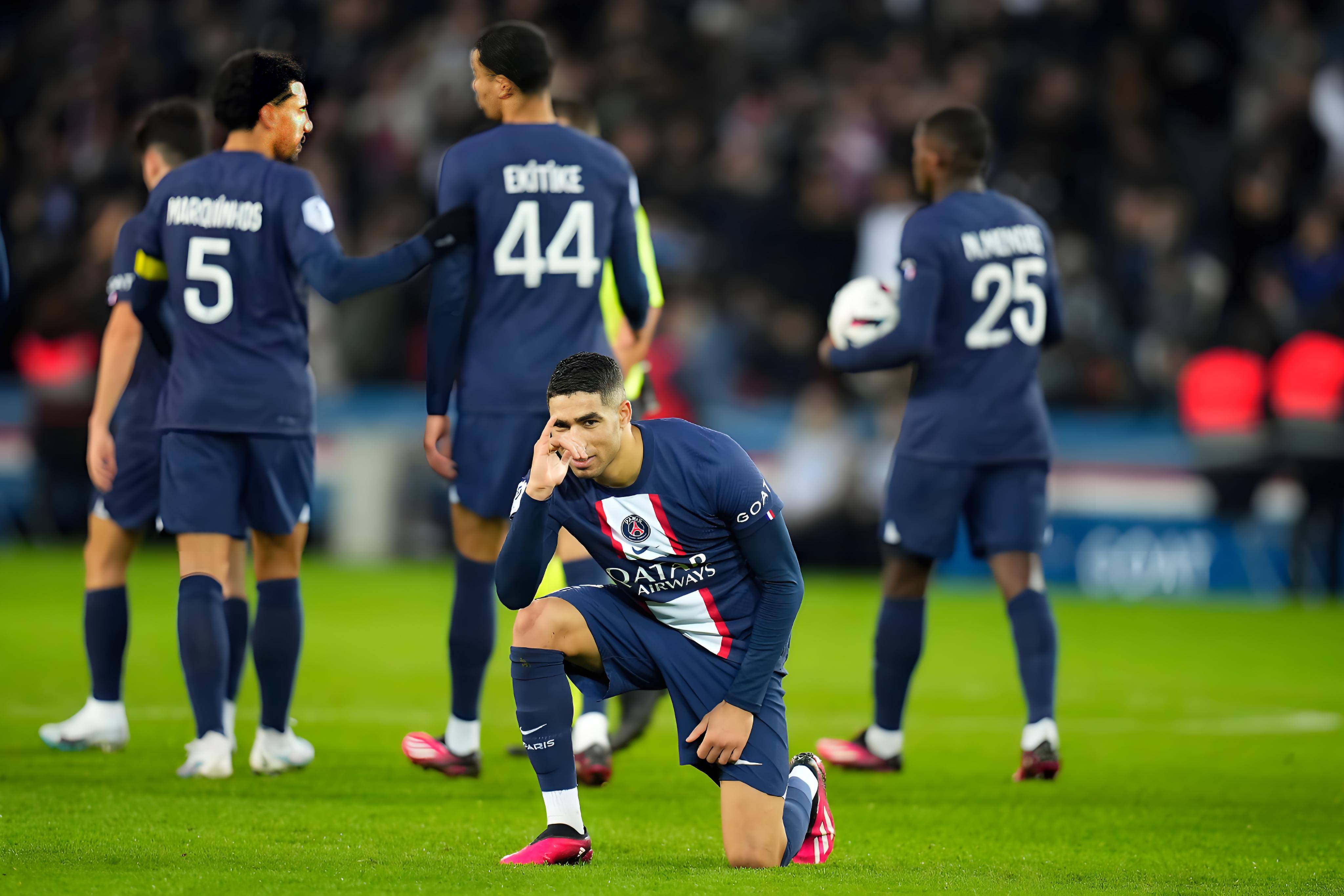 巴黎圣日耳曼客场战平阿贾克斯,保持小组领先 巴黎圣日耳曼客场战平阿贾克斯,保持小组领先