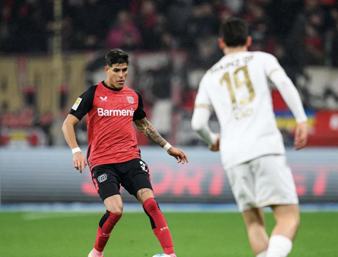 多特蒙德后防犯规过多,输球遭遇尴尬 多特蒙德后防犯规过多,输球遭遇尴尬