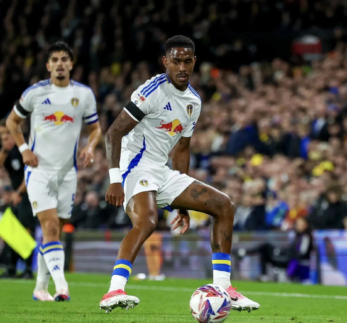 桑德兰城遭遇主场溃败,保级形势更加困难 桑德兰城遭遇主场溃败,保级形势更加困难