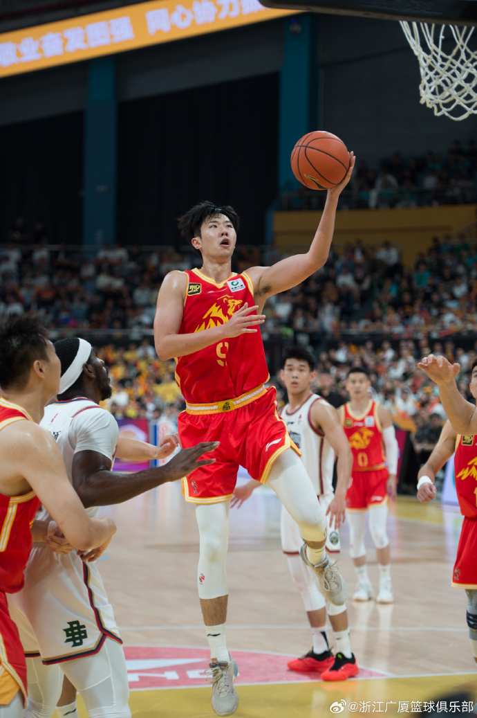 天津男篮再次挑战广厦，展现必胜信念