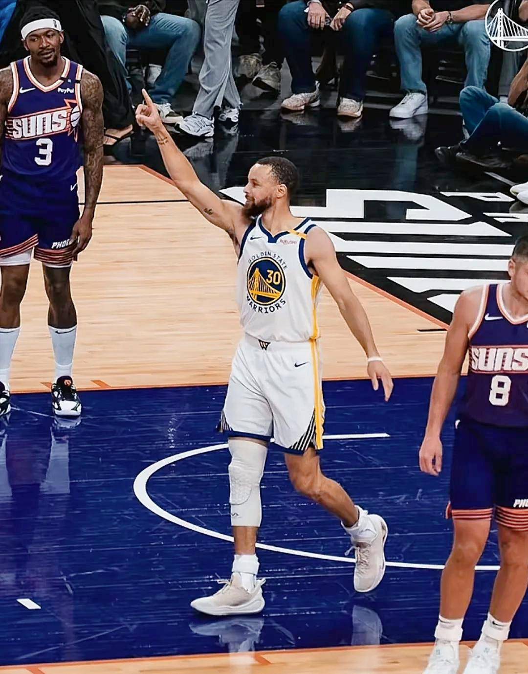 胜利勇士队球员展现横扫对手的实力