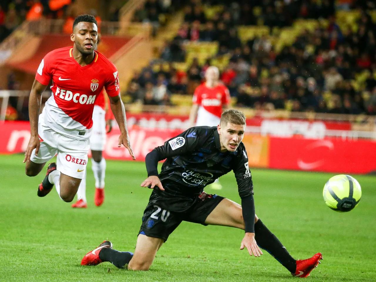 摩纳哥主场逼平波尔多,难分胜负 摩纳哥主场逼平波尔多,难分胜负