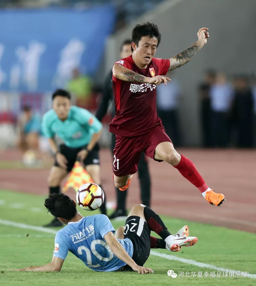 河北华夏幸福主场击败大连一方,取得三分 河北华夏幸福主场击败大连一方,取得三分
