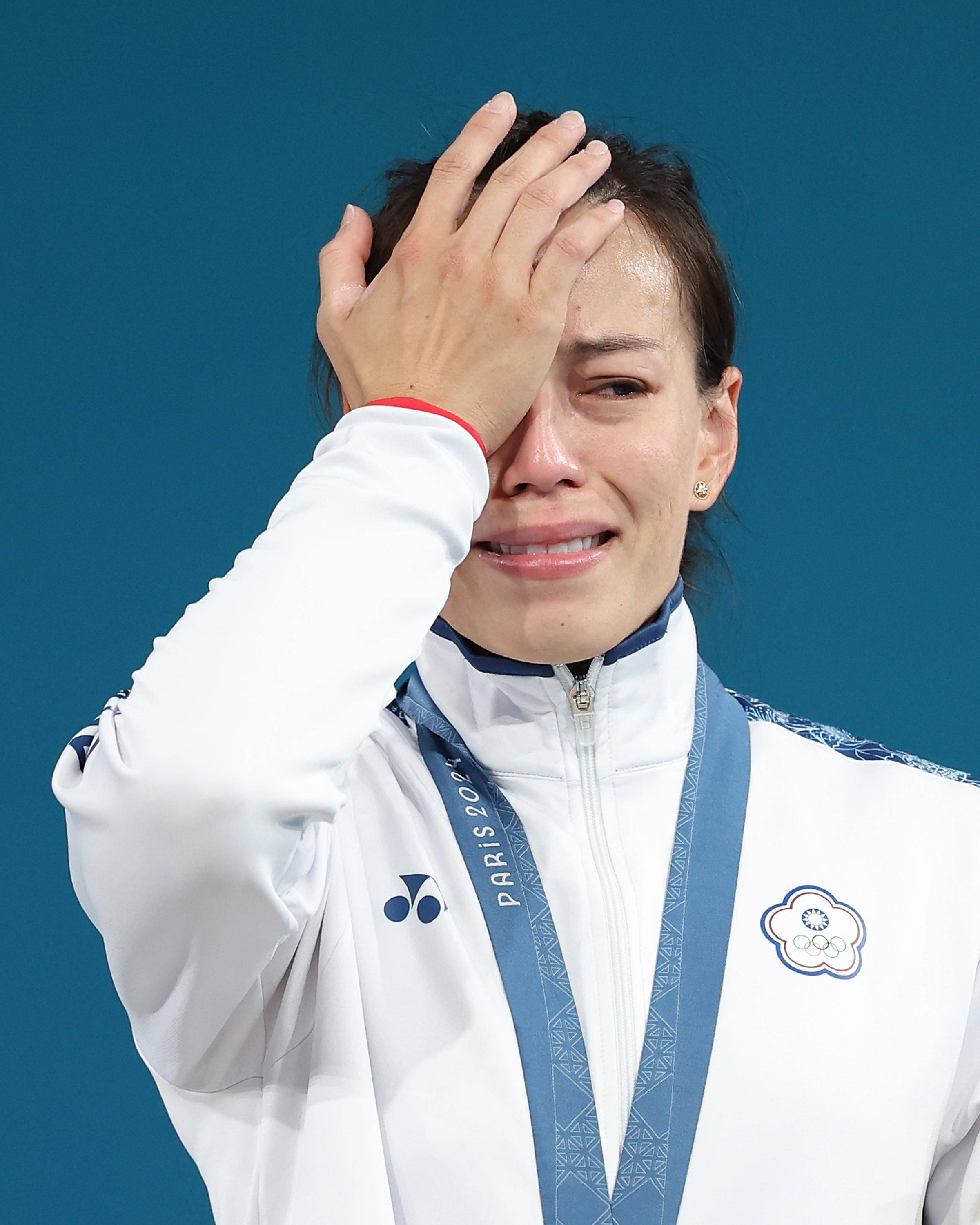 柏林奥运会颁奖典礼隆重举行,选手欢声笑语共庆功绩 柏林奥运会颁奖典礼隆重举行,选手欢声笑语共庆功绩