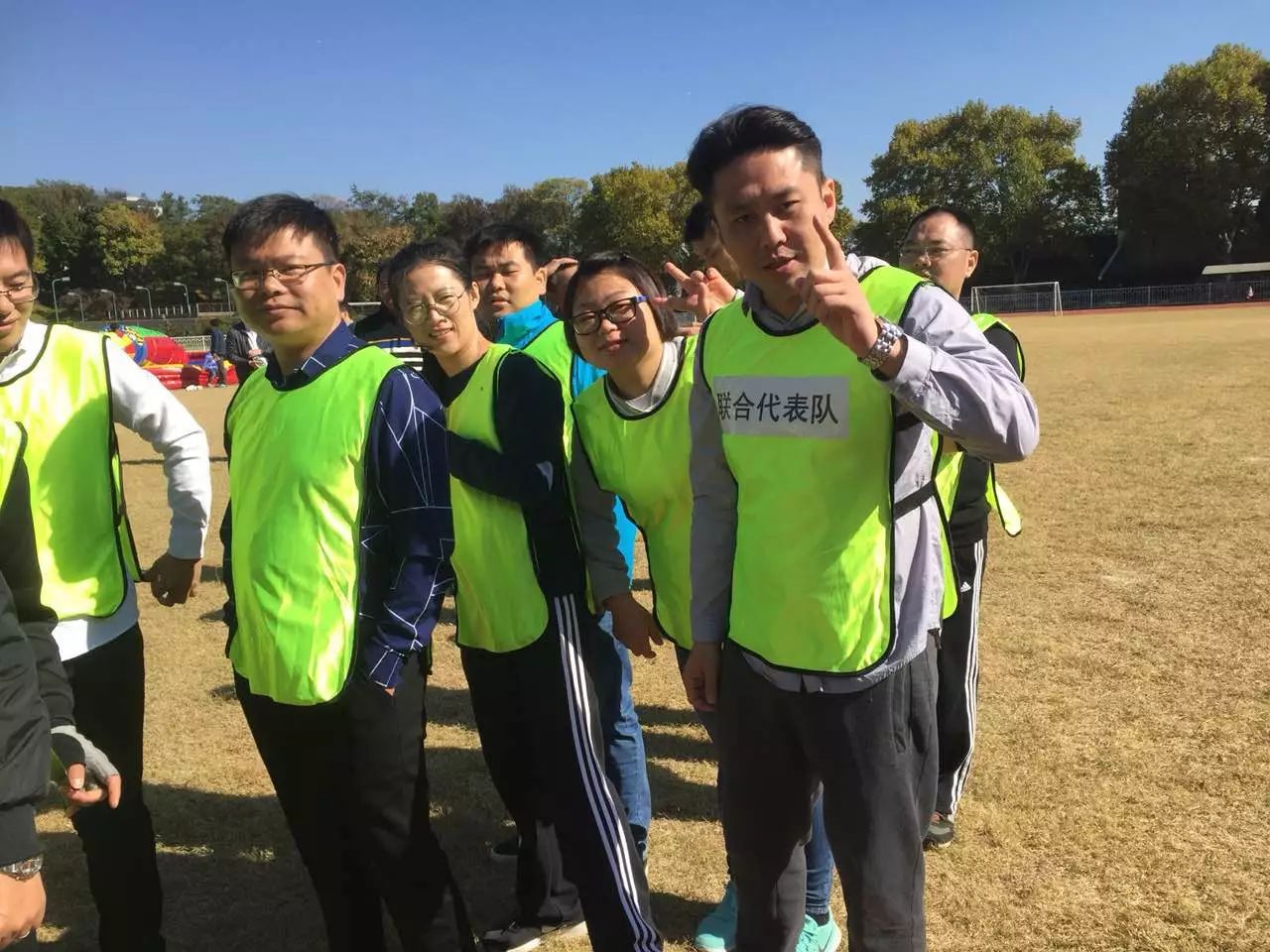 球队战斗力十足,同心协力创造奇迹 球队战斗力十足,同心协力创造奇迹