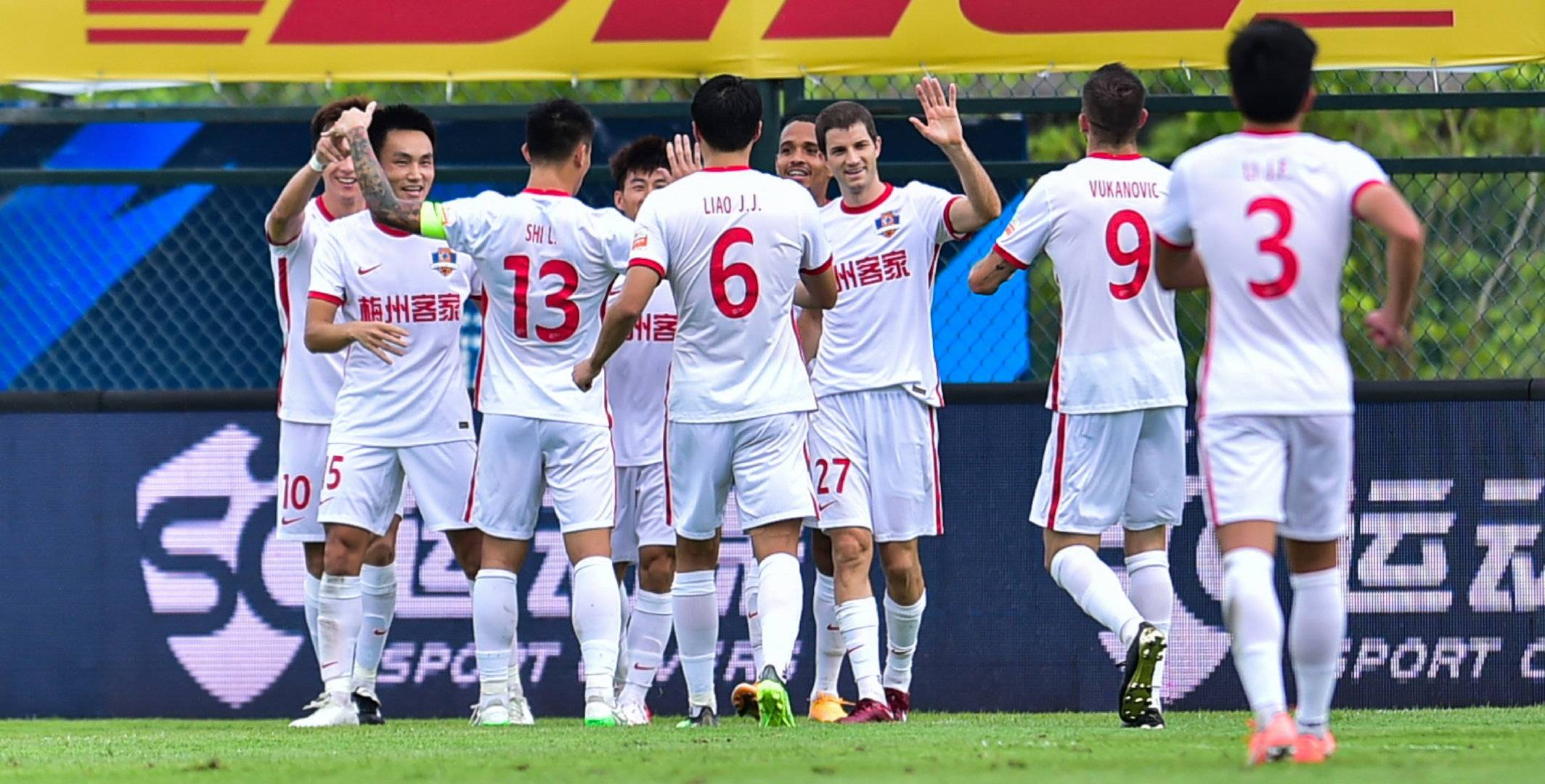 利记平台-中超劲旅展现实力，压制对手如虎添翼