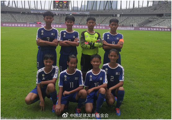 利记官方网站-青羊中学足球队大胜对手,晋级下一轮比赛